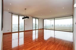 Departamento en arriendo en Las Condes — foto 1 de 10